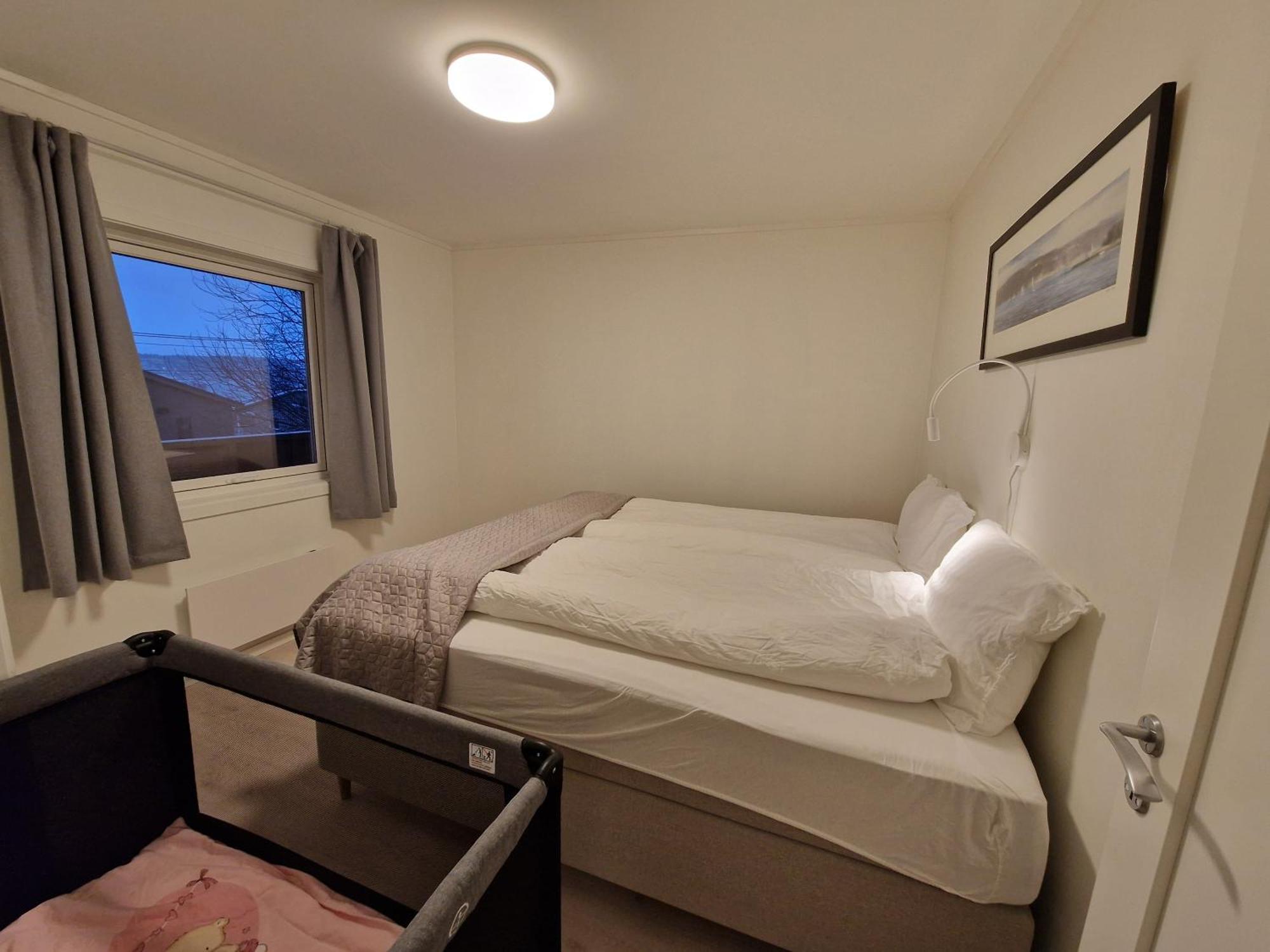 With Fantastic View And Parking Tromsø